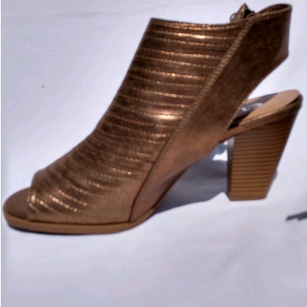 EUC CL by Laundry Bronze Runway Booties Size 8